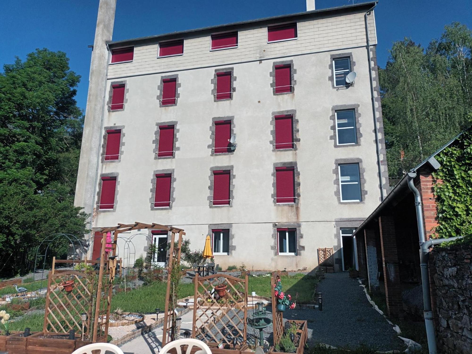 Chaleureux De 82m2 Proche De Vulcania Pontaumur
